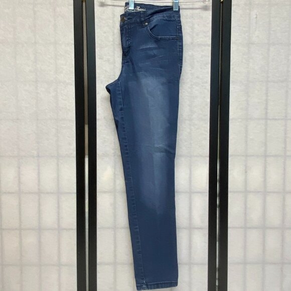 Tru Luxe Premium Platinum Stretch Mid Rise Straight Denim Medium Wash Jeans 2 - Picture 5 of 13